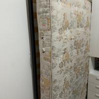 Materasso e rete matrimoniale