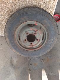 Cerchio e gomma Alfa Matta Ar 51