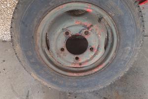 Cerchio e gomma Alfa Matta Ar 51