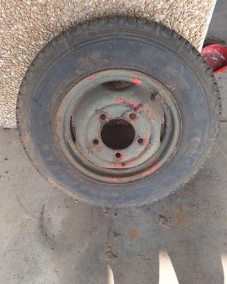 Cerchio e gomma Alfa Matta Ar 51