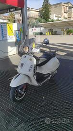 Vespa 300 GTS 2011