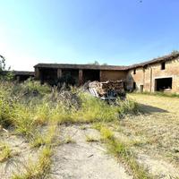 RUSTICO A CINGIA DE' BOTTI