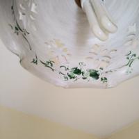 Lampadario in terracotta bianca e decorata