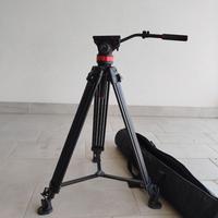 Cavalletto per video con testa fluida