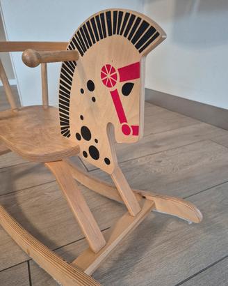 cavallino legno a dondolo