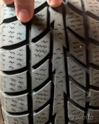 Pneumatici Invernali Hankook  175/65 R15 84T