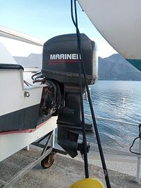 Motore fuoribordo e cavalletto