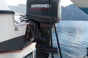 Motore fuoribordo e cavalletto