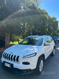 Auto Jeep Cherokee