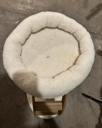 Cuccia tiragraffi per gatti