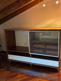 Mobile/libreria porta TV con rotelle
