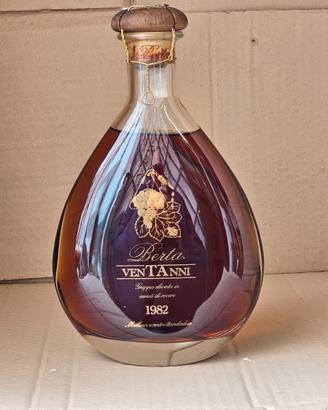 Grappa berta vent'anni  sigillata 1982 senza scato
