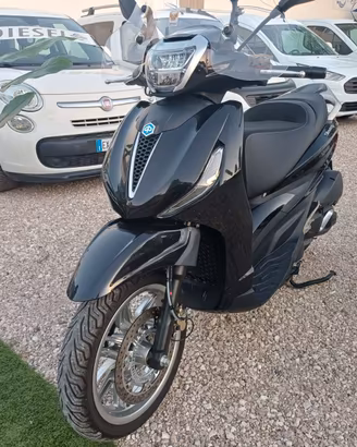 PIAGGIO BEVERLY 300 PARI AL NUOVO - 2025