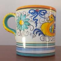 Vaso e tazze dipinte stile ceramica di Vietri 