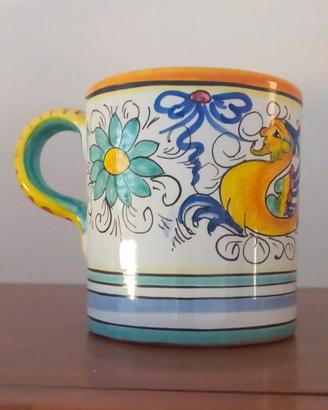 Vaso e tazze dipinte stile ceramica di Vietri 