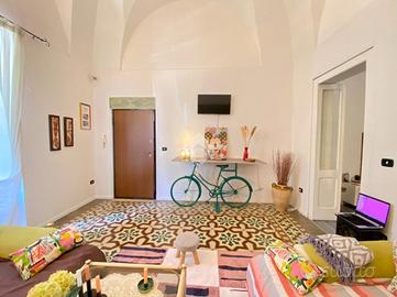 2 LOCALI A LECCE