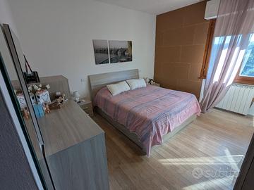 Camera da letto completa con settimino