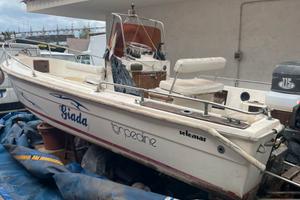Barca a motore torpedine