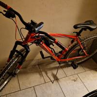 Bici 26 montainbike ammortizzata con freno a disc 