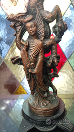 Lampada con doppia scultura in rame