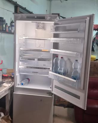 Frigo incasso Whirlpool 70cm 400L combinato 2021