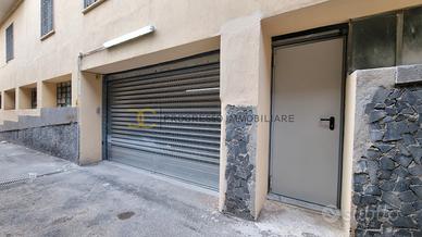 Box alla III Traversa Viale Camaggio