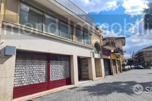 Intero stabile a Fiumefreddo di Sicilia