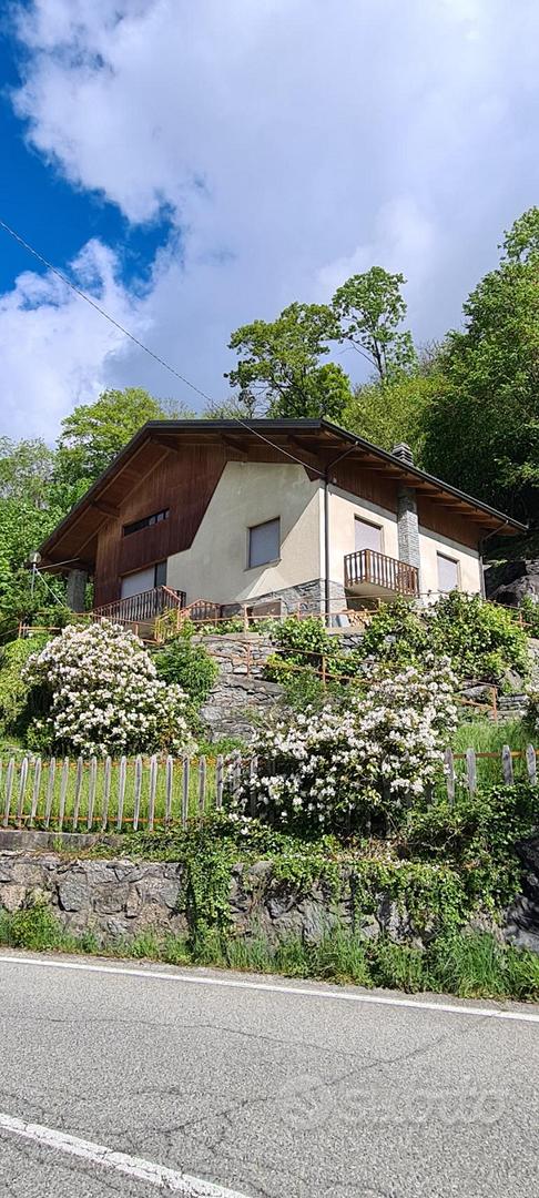 VILLA SINGOLA A CHIALAMBERTO - View 3