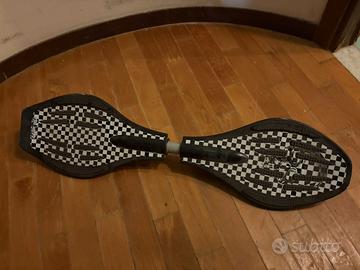 Waveboard a due ruote bianco e nero