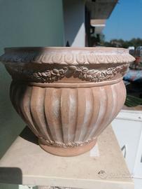 Vaso a tortiglione  in terracotta