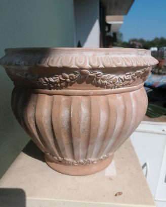 Vaso a tortiglione  in terracotta