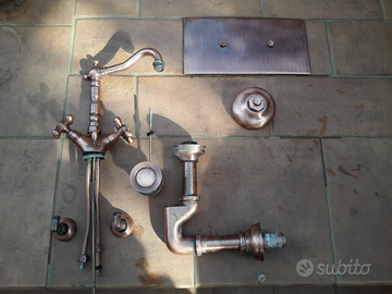 Rubinetteria e placca wc