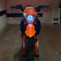 Faro ktm 690