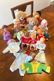 Set bambole piccole con pelouche