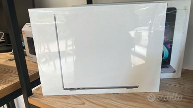 MacBook Air 13 M2 Apple Ram 16 GB SSD 256 GB nuovo