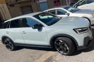 Audi Q2 35 TFSI S tronic Identity Black