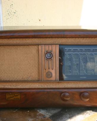 Radio CGE 355 restaurata