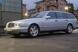 Mercedes E300 TD