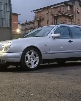 Mercedes E300 TD