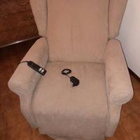 Poltrona elettrica regolabile
