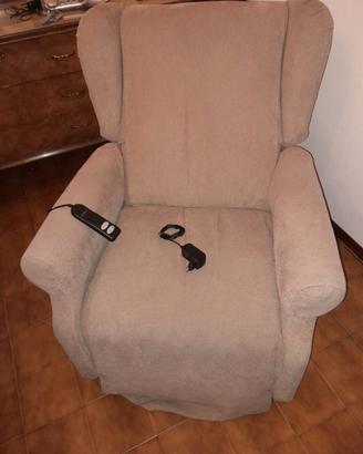 Poltrona elettrica regolabile