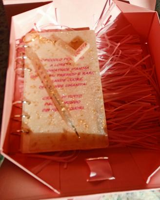 Set coordinato in resina agenda+penna+portachiavi