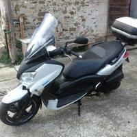 Yamaha X-Max 250