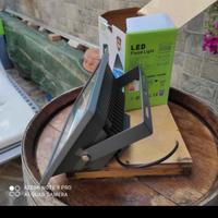 3 faretti da esterno 