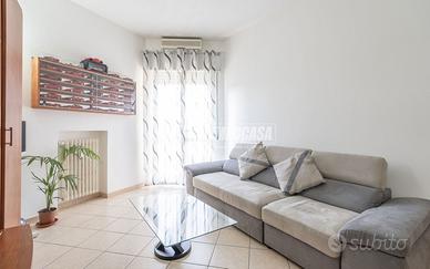 BILOCALE CON CANTINA