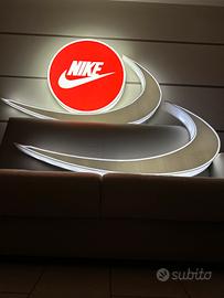 Insegne luminose nike