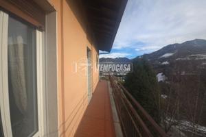 Ampio quadrilocale in trifamiliare con vista domin