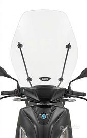 Parabrezza GIVI per Piaggio 1 Completo