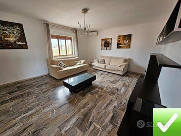 Attico Con Terrazzo Panoramico Arangea