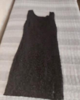 vestito nero con palletes